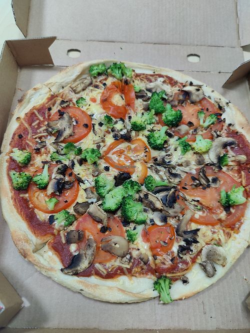 Pizza Kap Verde at Dominos Pizza in Karlsruhe