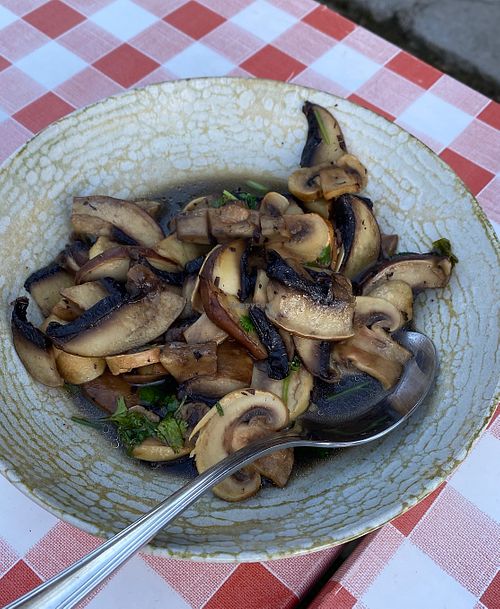 Garlicky Mushrooms 10/10   at O Caldeirão da Bruxa in Vila Cha