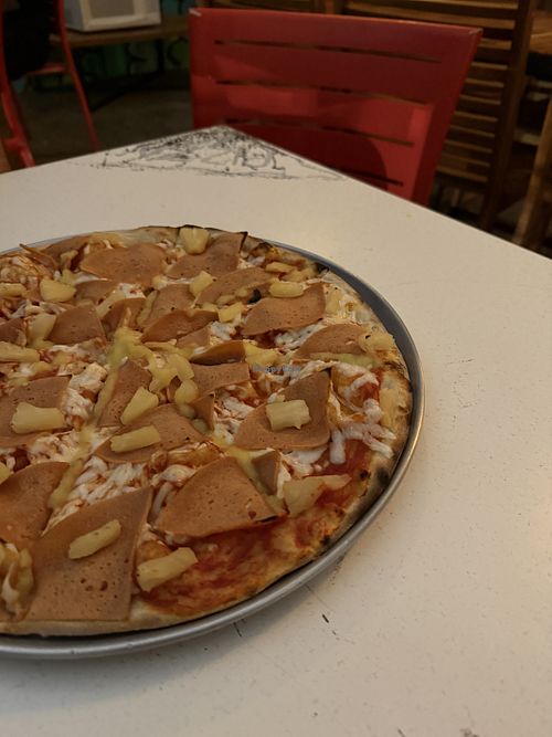Hawaii vegan pizzaa  at Salvaxe in Mexico City