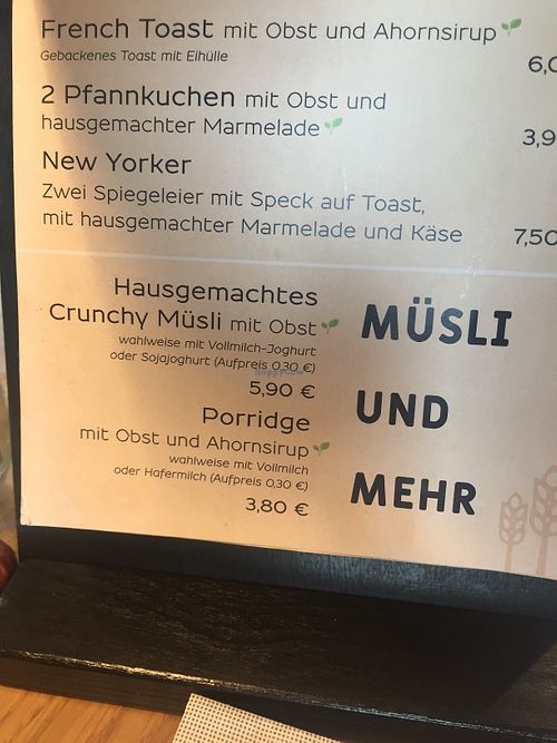 Vegane Müsli/Porridge Optionen at Café 23 in Pruem