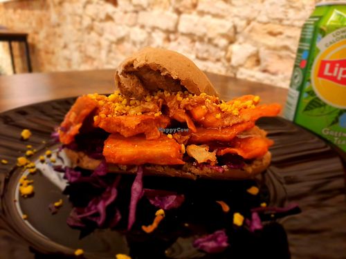 Trooper Hot ''Chicken'' at Trooper in Alkmaar