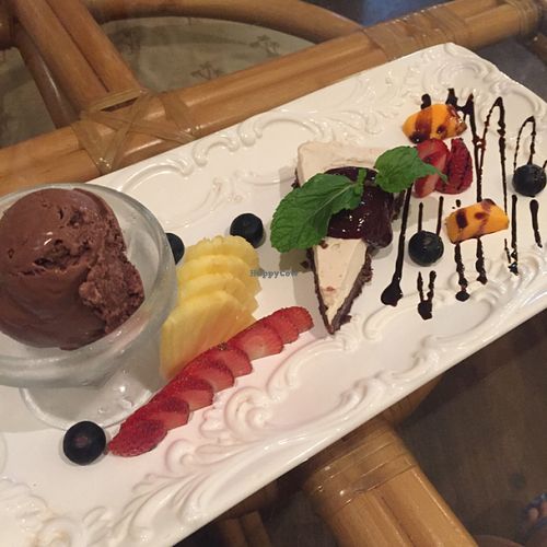 Chocolate icecream and 'cheesecake' mmmm at Peace Cafe in Honolulu