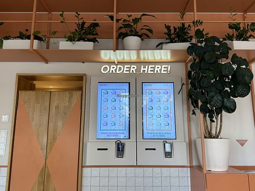 order station  at Tolstoy in Vienna