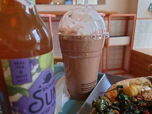 Manner Milkshake at Tolstoy in Vienna