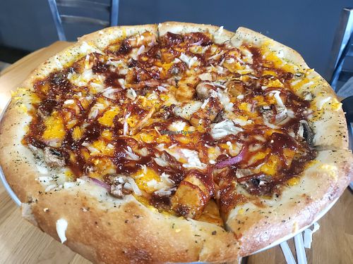 Picture of the barbecue tofu pizza at The Woods in Huntington