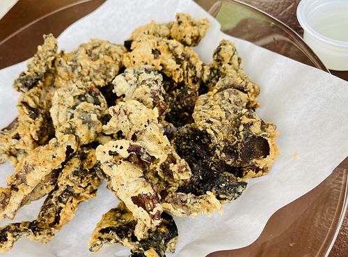 Vegan chicharon bulaklak!! Sobrang lutong, kakagigil sa sarap! at Bec and Geri's in Las Pinas