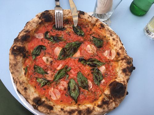 Marinara pizza at Lupita Pizzaria in Lisbon