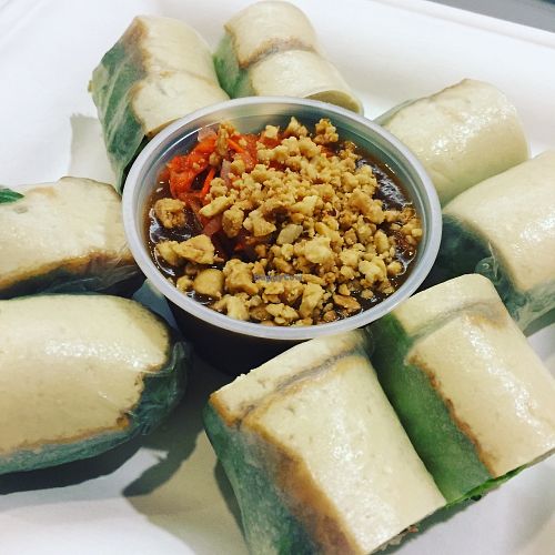 spring rolls with tofu and peanut sauce at Loving Hut - Westfield Mall Food Emporium in San Francisco
