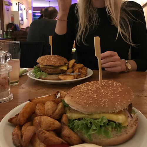 THE cheeseburger at Well Being in Cologne