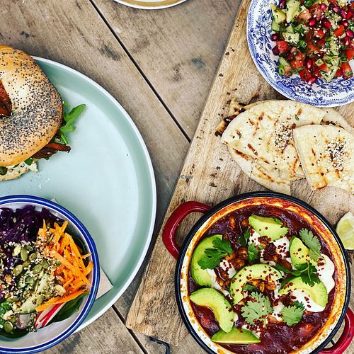 Delicious brunch/lunch Bagel with carrot lox and Shakshouka at Grá Irish Gastropub in Mallorca