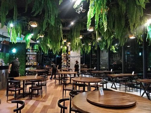 I am the last to leave the restaurant at Leaf Corner 慈素 - Tai Seng in Central Singapore