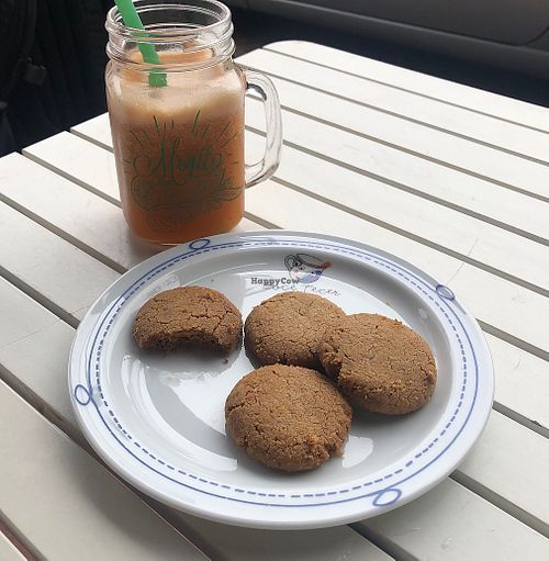 Smoothie and vegan biscuits  at Doce Lecer in Burela