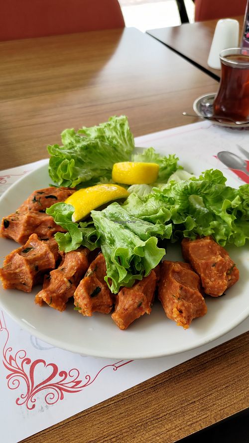 lentil patties at Kayseri Sofrası in Antalya