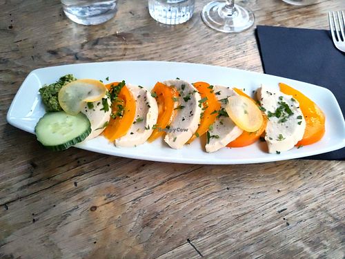 Cashew-mozza and tomatoes at Soya Cantine Bio in Paris
