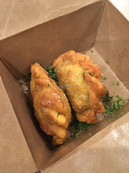 Samosa with a fruit chutney at Bloom in Chicago