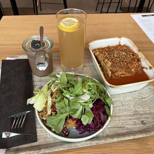 Lasagna and small salad  at Venuss - Muthgasse in Vienna