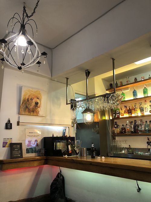 ambiance at Santa y Pura in Madrid