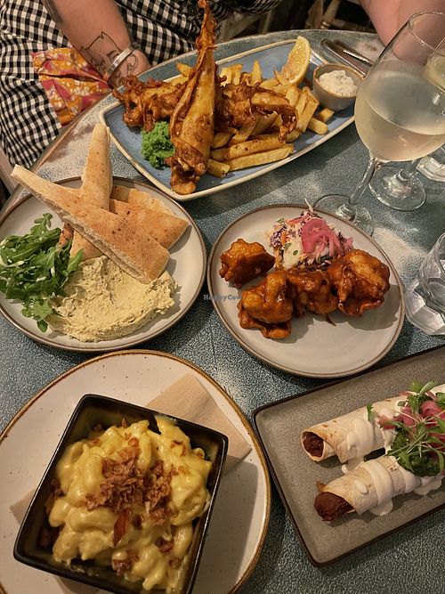 Jalapeño humous, cauliflower wings, chilli wraps and mac and cheese   at Harp & Crown in Corsham