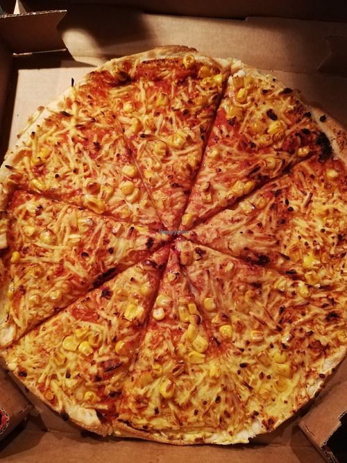 Pizza Margarita mit Mais at Domino's Pizza in Seevetal