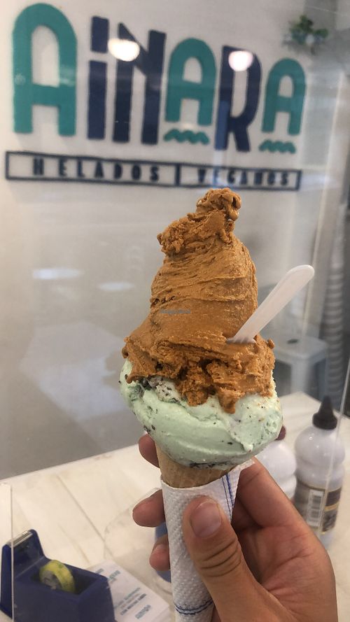 dulce de leche and menta at Ainara Helados in Buenos Aires