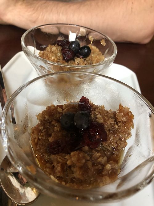 Apple crumble at Aguaribay in Barcelona