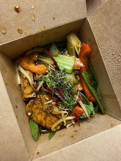 Monk bowl- tofu with vegetables and chili  at BODHI - Vegan Living in Hamburg