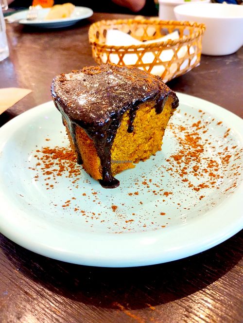 vegan carrot cake at Padaria Verderosa in Belem