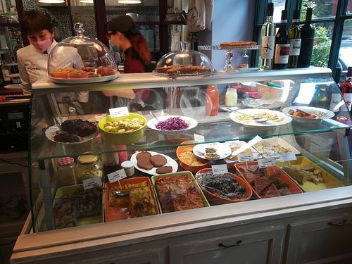 Food to go at La Schiscetteria in Milan
