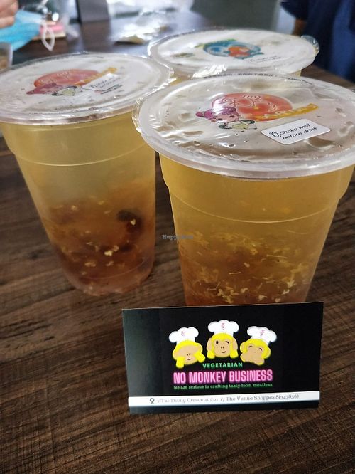 Osmanthus Honey with Peach Gum. Photo by Serene Wong at No Monkey Business in Northeast Singapore