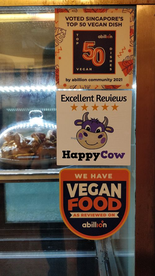 Accolades - HappyCow app 5 stars EXCELLENT reviews decal at Well Loft 好乐福 in Central Singapore