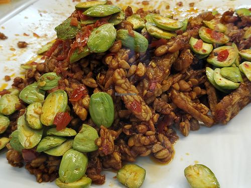 Petai and tempeh at Happy Life Vegetarian 喜悦人生素食 in Central Singapore