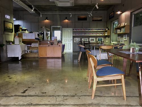 Spacious seating  at Vegan Table Baram in Jeju