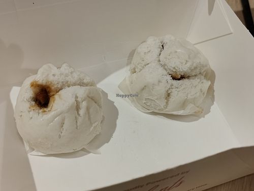 Veggie BBQ Soya-meat Buns (3pcs) 
素豪皇叉燒包
Took 1 piece before i shot this photo at Lotus Vegetarian 莲心 - Novena in Central Singapore