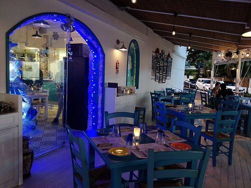 Romantic Candle light dinner at Cugini Trattoria Pizzeria in Central Singapore