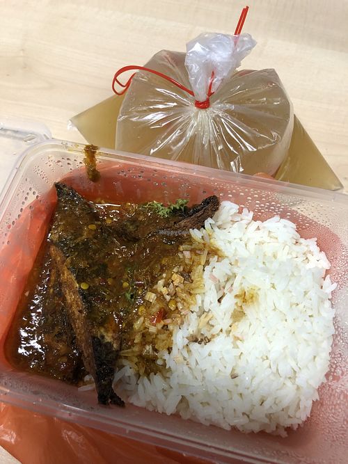 Hot plate fish at Zi Zai Vegetarian 自在齋 - Bishan in Central Singapore