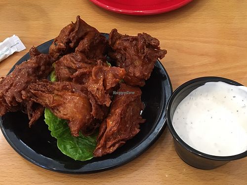 Seitan Buffalo Wings w/Bleu Cheeze at Cheezy Vegan in Woodlyn