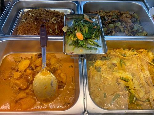Buffet spread: Curry potatoes, curry vege, bee hoon and green vege . Photo by Mr Henry Lau aka Mr Purple at Original Taste Foods 老味道 in Central Singapore