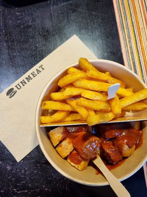 Currybanger ♡ at UNMEAT in Zurich