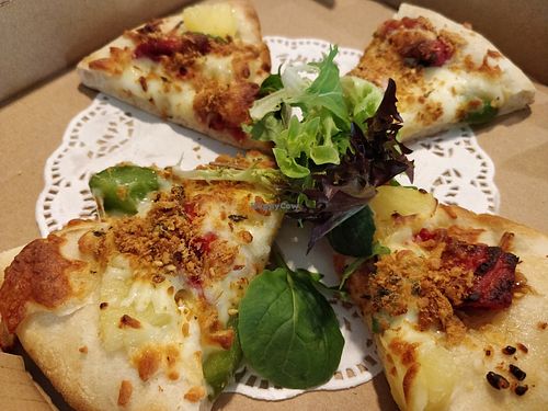 Pizza using vegan mozzarella cheese at The Social Kitchen - Jurong Bird Park in West Singapore