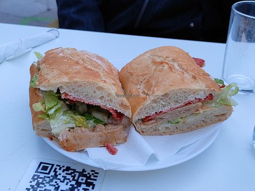 Chivito heura, no bacon y veganesa. at Serendipity in Valencia