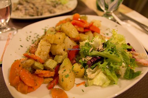 Tempeh with mixed vegetables at Suribachy in Catania