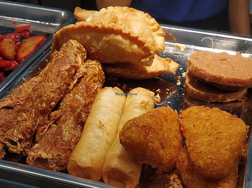 Fried yam rolls, spring rolls, hash brown, curry puff and mock ham at Su Yuan Vegetarian 素缘 - Bedok in East Singapore