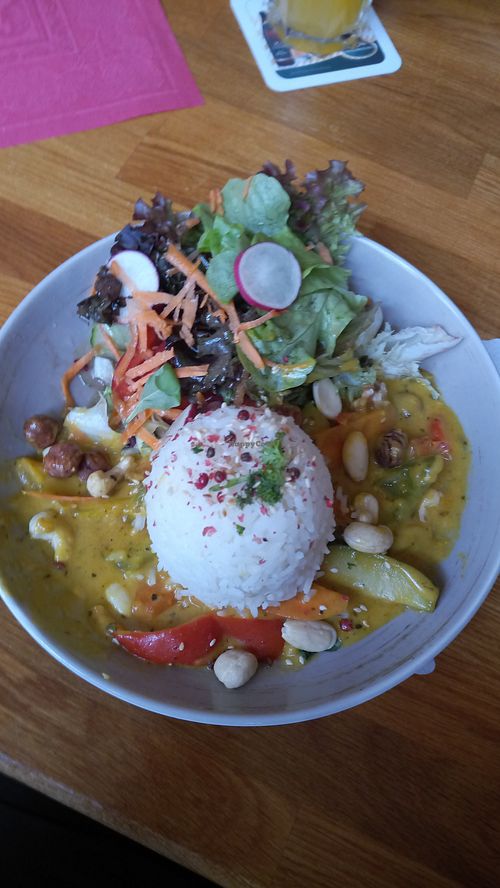 Vegane Curry Bowl at Le Café in Ingolstadt