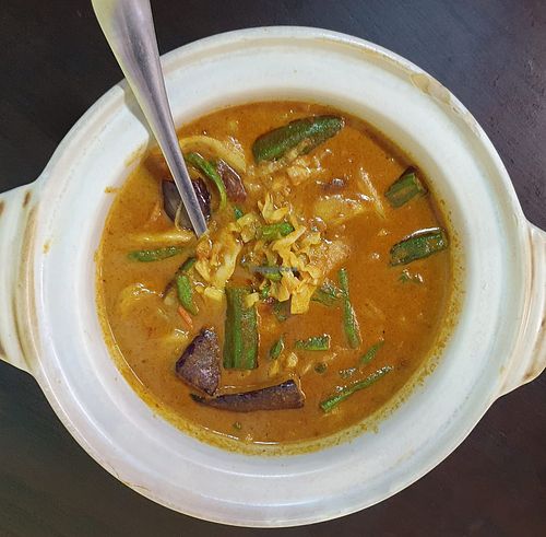 Curry vegetables. Photo by Sam Lama at Vegsters by Happy Wok in Central Singapore