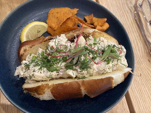 Lobster roll at Aunts et Uncles in Brooklyn