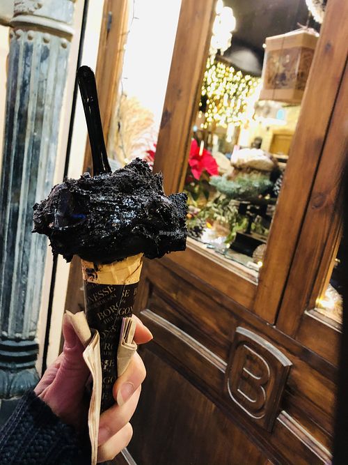 Best dark chocolate ice cream you can get in Spain :3 at Borgonesse in Alicante