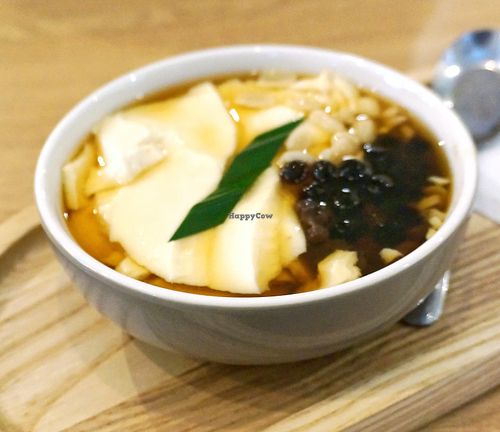 Fleur du Tofu w/Pandan leaf at Graines du Jour in Paris