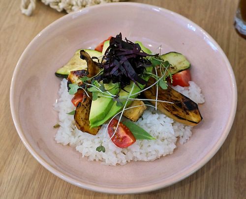 Tofu chirashi with grilled vegetables at Graines du Jour in Paris