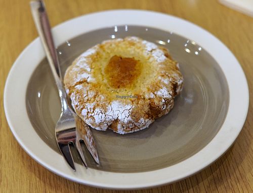 Almond-based cookie (vegan) at Graines du Jour in Paris