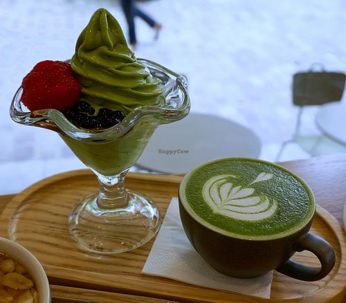Matcha Ice-cream + Matcha Latte at Graines du Jour in Paris